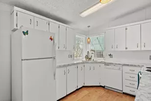 836 Hyacinth Cir, Barefoot Bay, FL 32976 - Photo 10