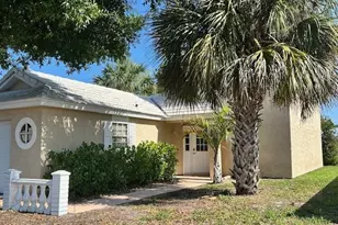 834 Wateroak Dr NE, Palm Bay, FL 32905 - Photo 2