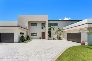 7866 Casuarina Dr, Melbourne Beach, FL 32951 - Photo 14