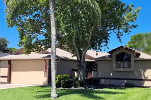 594 Pine Forest Ct, Melbourne, FL 32940 - Photo 2