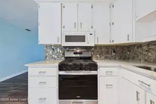7232 Omega Ct, Zephyrhills, FL 33541 - Photo 30