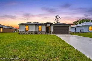 1041 Wesberry St SE, Palm Bay, FL 32909 - Photo 2