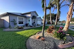 743 Del Mar Cir, Melbourne, FL 32904 - Photo 2