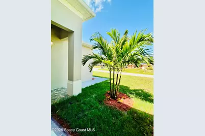 401 Homestead Avenue NE, Palm Bay, FL 32907 - Photo 2