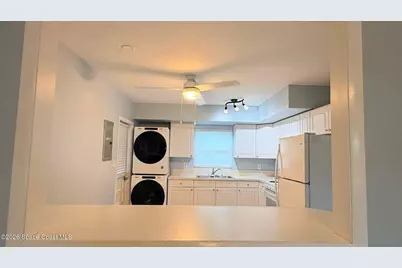 335 S Brevard Ave Avenue #E, Cocoa Beach, FL 32931 - Photo 6