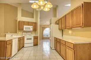 805 Crossbow Dr, Melbourne, FL 32904 - Photo 6