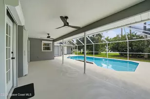584 Laurel Oak Ct NE, Palm Bay, FL 32907 - Photo 10