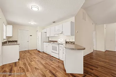 880 Vocelle Avenue, Sebastian, FL 32958 - Photo 8