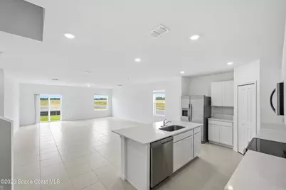 1652 Ellsworth Circle SW, Palm Bay, FL 32908 - Photo 2