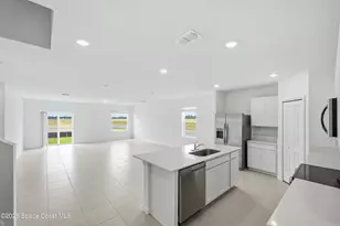 1652 Ellsworth Circle SW, Palm Bay, FL 32908 - Photo 2