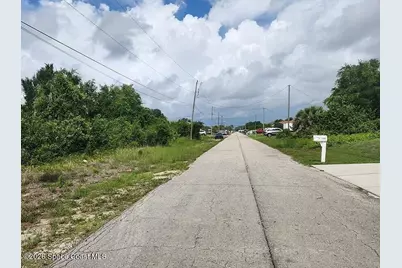2903 26th Street SW, Lehigh Acres, FL 33973 - Photo 4