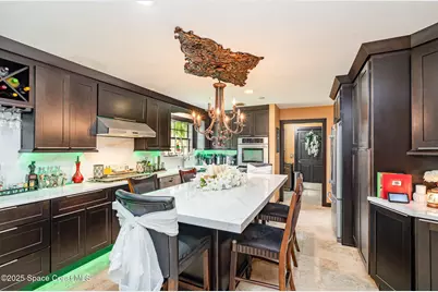 562 Lake Ashley Circle, Melbourne, FL 32904 - Photo 8