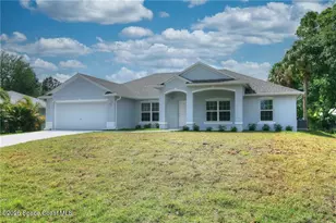 426 Lanfair Ave, Sebastian, FL 32958 - Photo 2