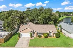 3353 Lakeview Cir, Melbourne, FL 32934 - Photo 2