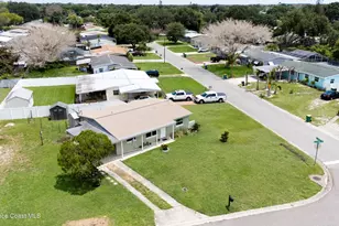2410 St Swithin Ln, Melbourne, FL 32935 - Photo 2