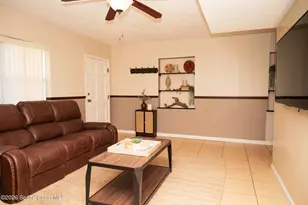 633 Wisteria Dr, Melbourne, FL 32901 - Photo 4