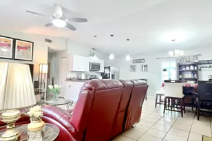 617 Thuringer St NW, Palm Bay, FL 32907 - Photo 4