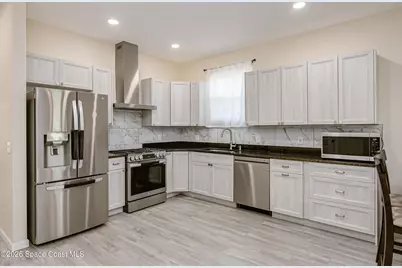 209 E Avenue B, Melbourne, FL 32901 - Photo 14