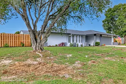 850 Haftez Street NE, Palm Bay, FL 32907 - Photo 2