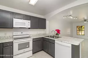 1165 Luminary Cir, Melbourne, FL 32901 - Photo 4