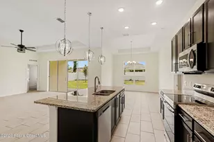 374 Evergreen St NE, Palm Bay, FL 32907 - Photo 10
