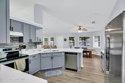 586 Sea Fury Avenue SW, Palm Bay, FL 32908 - Photo 14