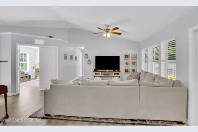 586 Sea Fury Avenue SW, Palm Bay, FL 32908 - Photo 8