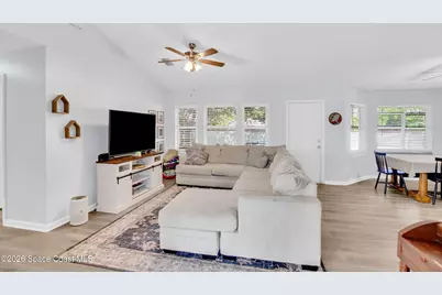 586 Sea Fury Avenue SW, Palm Bay, FL 32908 - Photo 4