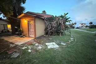 2910 Riverview Dr, Melbourne, FL 32901 - Photo 24