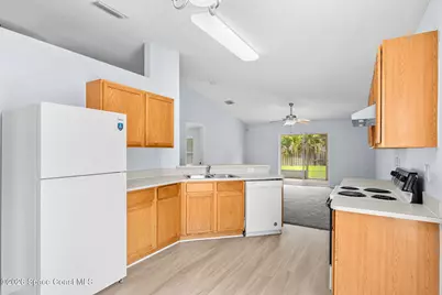 4022 Wilkes Drive, Melbourne, FL 32901 - Photo 8