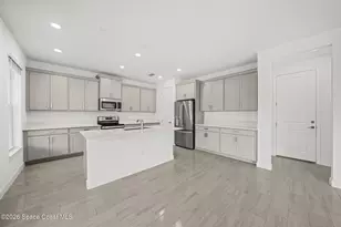 640 Veridian Cir NW, Palm Bay, FL 32907 - Photo 4