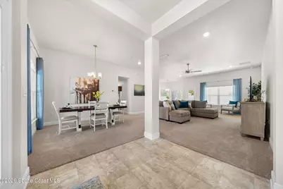 527 SW Tasco Avenue SW, Palm Bay, FL 32908 - Photo 2