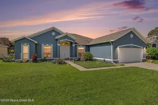 423 Stonehenge Cir, Rockledge, FL 32955 - Photo 1