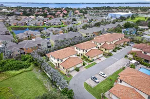 719 Lanai Cir, Melbourne, FL 32937 - Photo 4