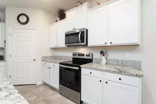 527 Old Country Rd S E, Palm Bay, FL 32909 - Photo 12