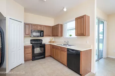 471 Bluefields Street SE, Palm Bay, FL 32909 - Photo 8