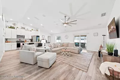 427 Hammond Street SW, Palm Bay, FL 32908 - Photo 10