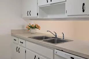 121 San Juan Cir, Melbourne, FL 32935 - Photo 2