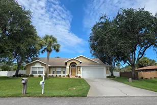 196 Nemo Cir NE, Melbourne, FL 32907 - Photo 2