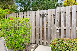 2111 Vista Oaks Cir NE, Palm Bay, FL 32905 - Photo 2