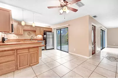 2111 Vista Oaks Circle NE, Palm Bay, FL 32905 - Photo 10