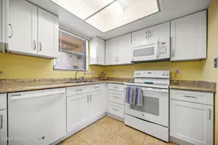 3001 Sand Trap Ln, Melbourne, FL 32935 - Photo 12