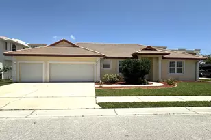 616 Manatee Bay Dr, Cape Canaveral, FL 32920 - Photo 2