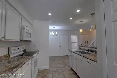 283 E Towne Place, Titusville, FL 32796 - Photo 14