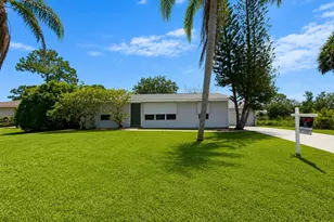 581 Borraclough Ave NW, Palm Bay, FL 32907 - Photo 2