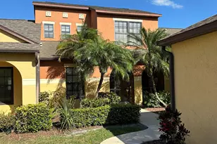 910 Luminary Cir, Melbourne, FL 32901 - Photo 2