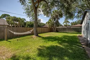 938 Pembroke Ave NE, Palm Bay, FL 32907 - Photo 26