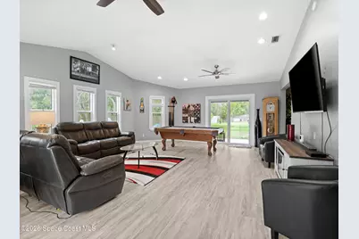 2582 Empire Avenue E, Melbourne, FL 32934 - Photo 12