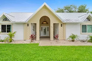 2582 Empire Ave E, Melbourne, FL 32934 - Photo 4