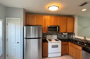 1306 Hampton Park Ln, Melbourne, FL 32940 - Photo 2